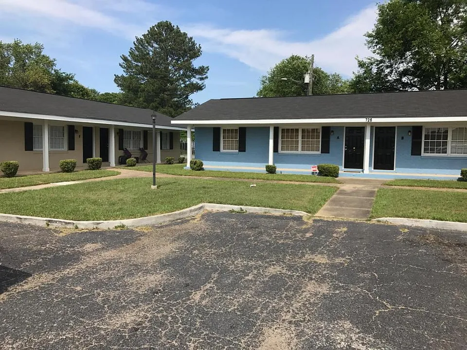 724B N Houston Rd