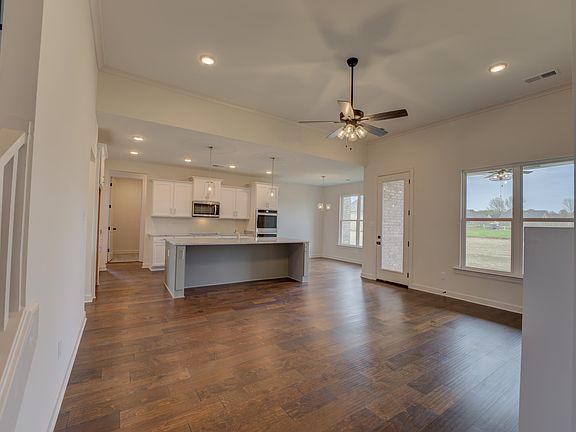 5th image of 405 Marrietta Dr