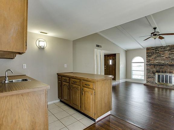 5th image of 2918 Flagstone Dr