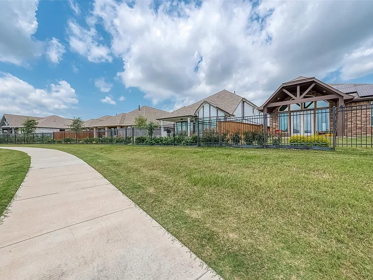 1838 Smithers Landing Dr — Photo 48