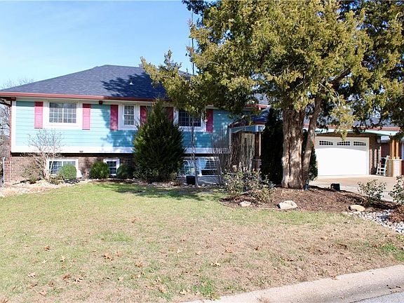 4th image of 5948 Richmond Ave