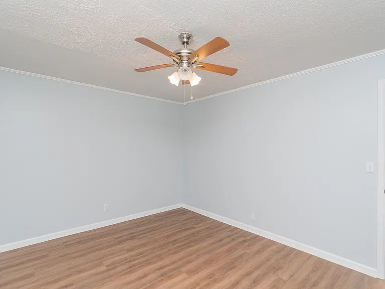 4831 Hunter Trl #3 — Photo 13