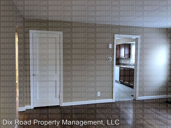 5th image of 743 Coralie St