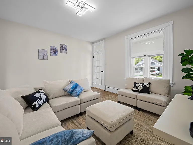 7608 Chelwynde Ave — Photo 9