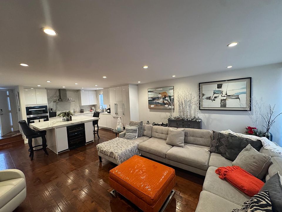 1st image of 301 Coast Blvd #12