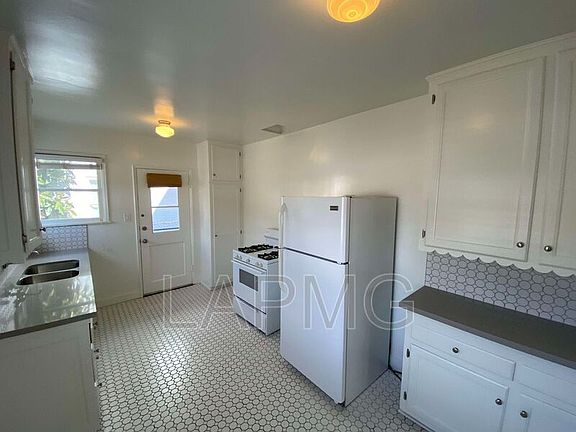 5th image of 628 N Spaulding Ave