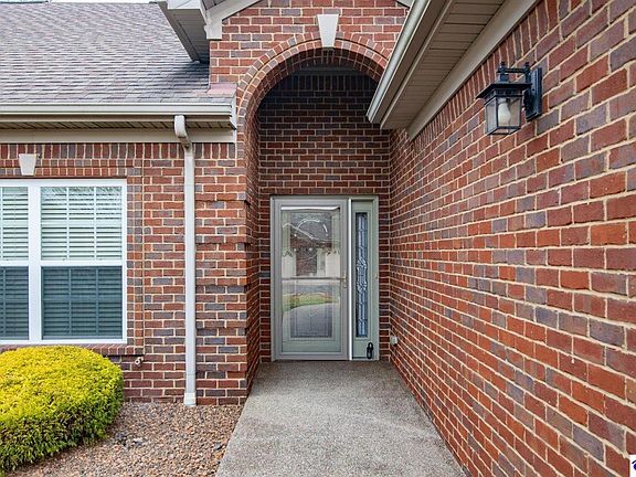 2nd image of 105B Arlingwood Ct