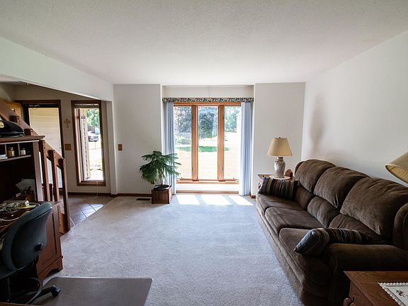 5th image of 144 Tiffany Ln