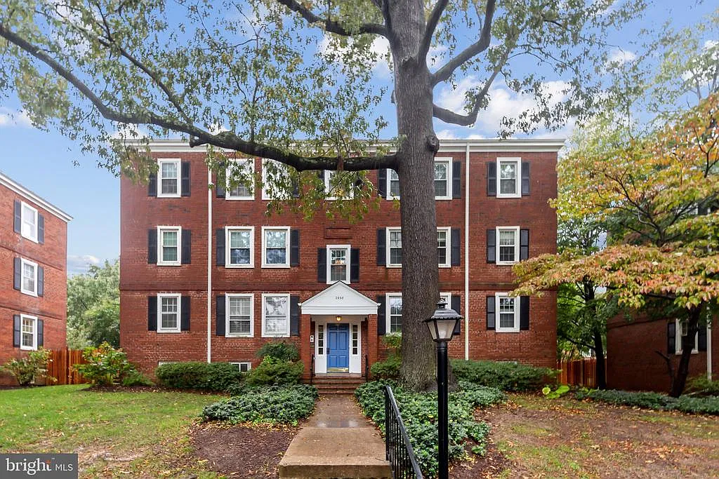 Fairlington Village — Photo 1