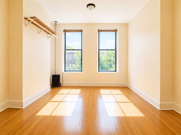 4th image of 1316 Halsey St APT 1R