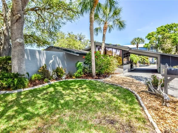 1924 SE 3rd Ct, Crystal River, FL 34429