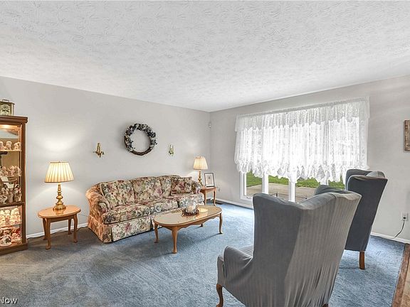 4th image of 3560 Loma Ln