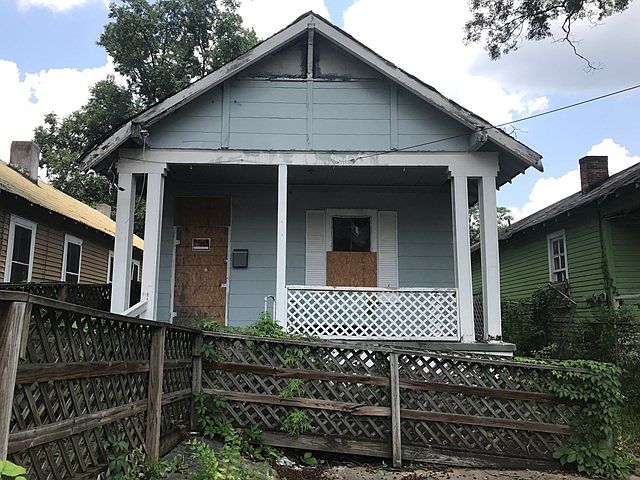 2nd image of 2510 2nd Ave