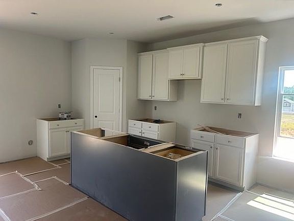 3rd image of 179 Gumwood Cir