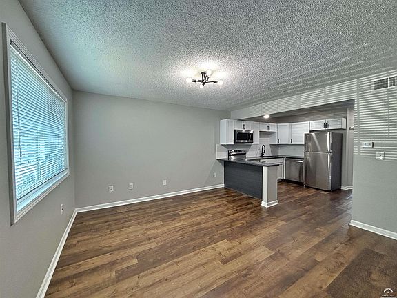 5th image of 1502 W 25th Ct APT D3