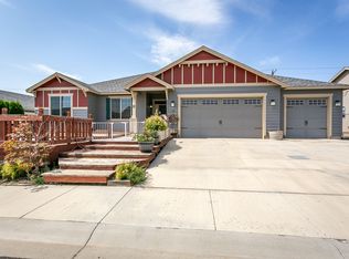 106 S Zeus St, Moxee, WA 98936