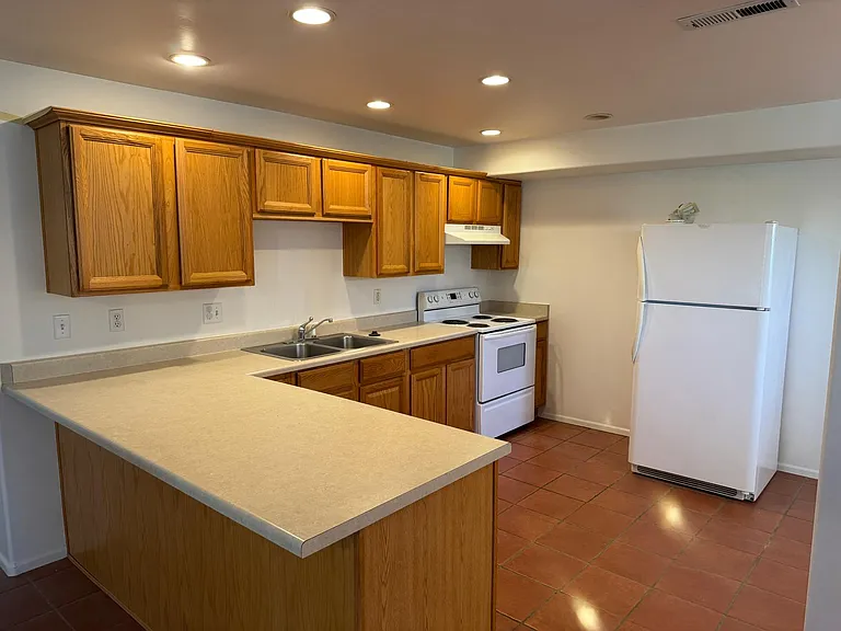 399 Kevin Ct SE — Photo 21