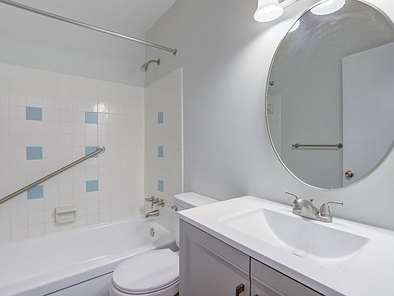 3rd image of 959 Harkin Dr