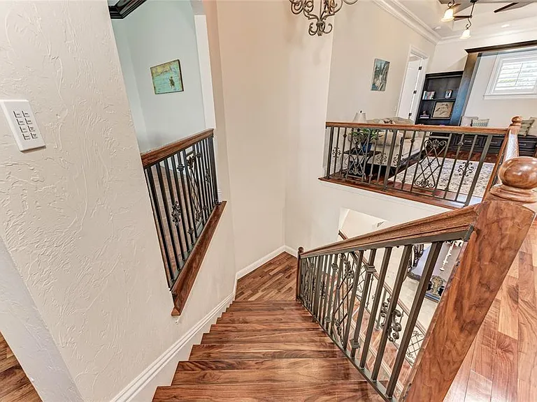 14 N Washington Dr — Photo 64