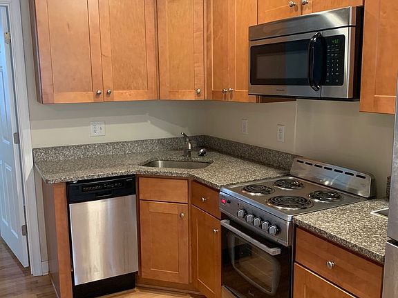3rd image of 3500 Grove Ave #7
