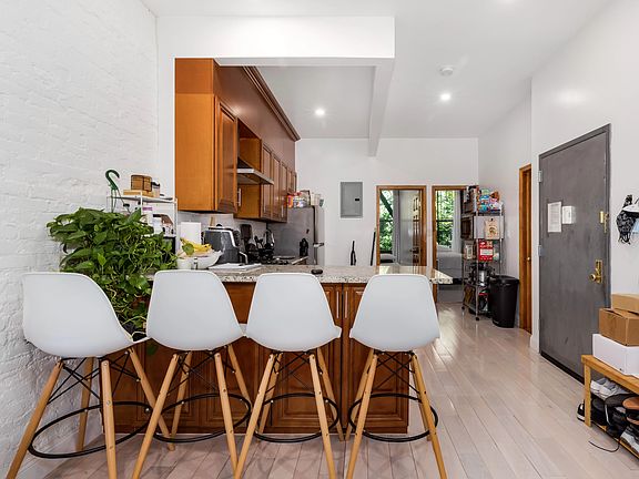 3rd image of 863 Sterling Pl