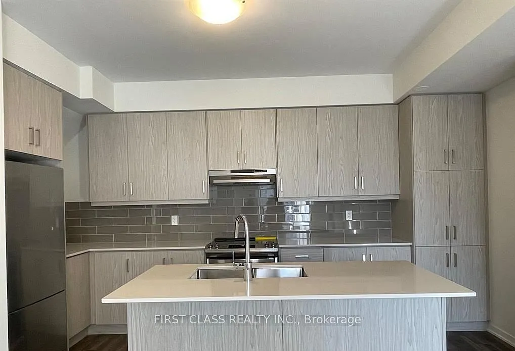 3 bed, $3,300 — Photo 4