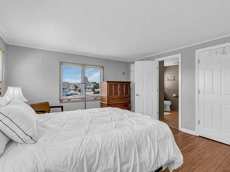 127 Trenton Ave — Photo 18