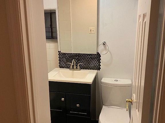 5th image of 235 E 13th St #D