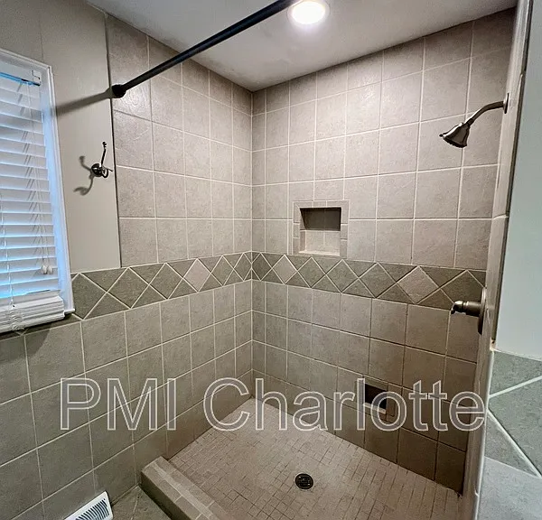 528 N Carolina Ave — Photo 26