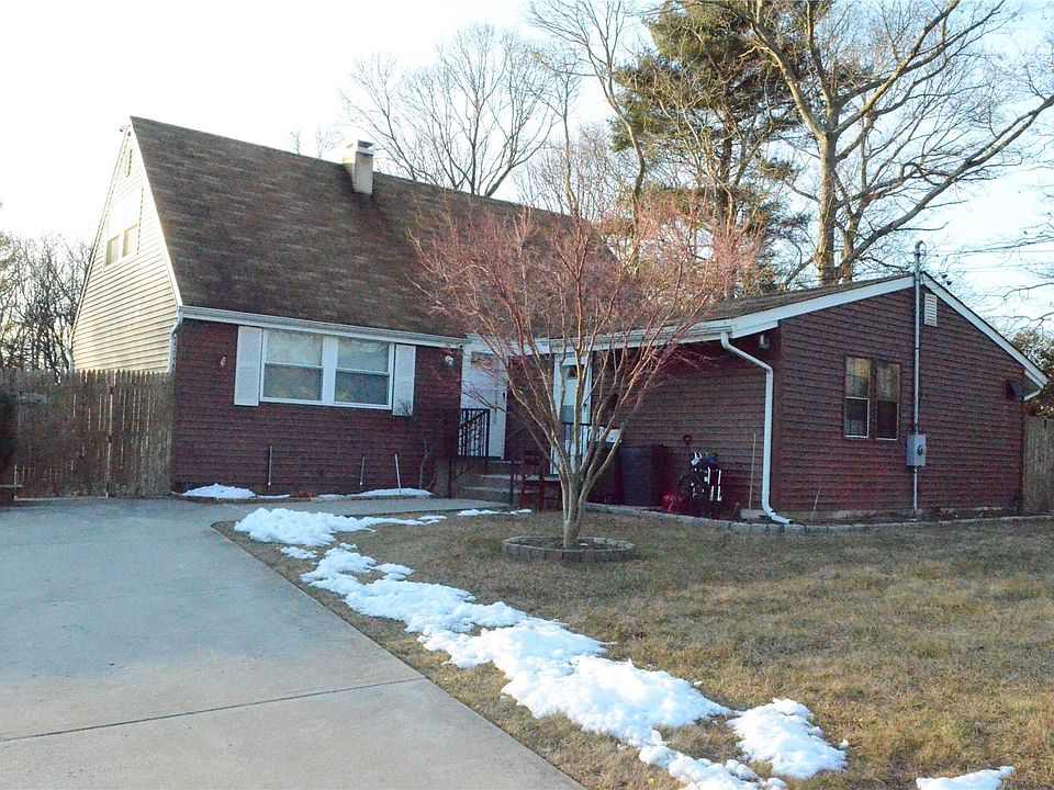 1st image of 968 Old Medford Ave