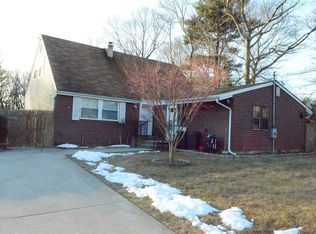 968 Old Medford Ave, Farmingville, NY 11738