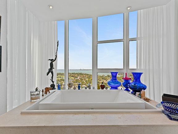 5th image of 6000 Indian Creek Dr #2501