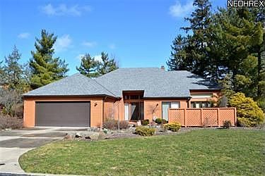 1st image of 915 Hemlock Ln