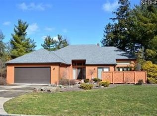 915 Hemlock Ln, Northfield, OH 44067
