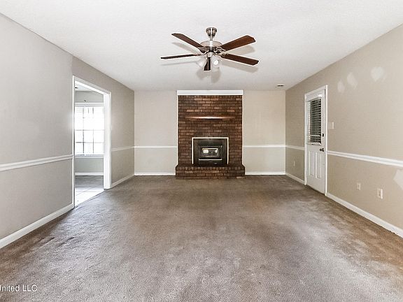 3rd image of 6656 Lake Forest Dr N