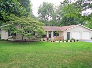 2210 E Glendora Rd, Buchanan, MI 49107