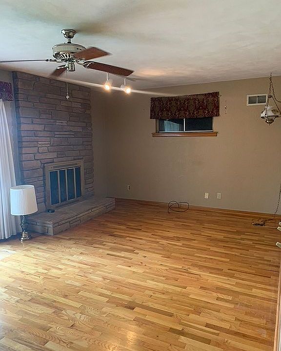 1st image of 2532 Fairlane Dr