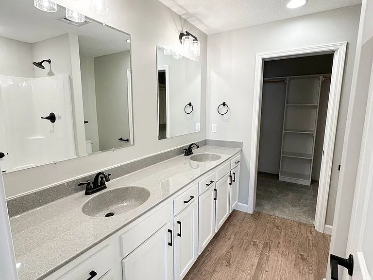 1612 Green Valley Cir — Photo 8