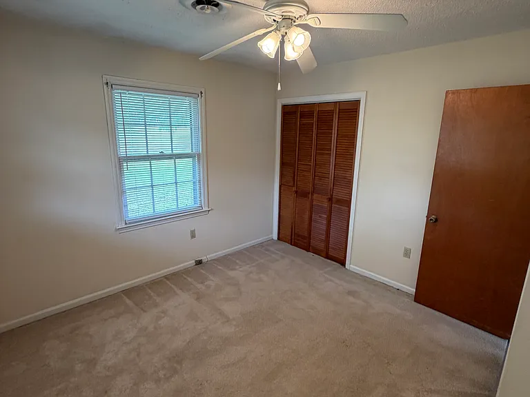 1424 E Calhoun St — Photo 8