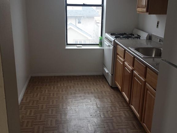 3rd image of 180 Bay 17 St