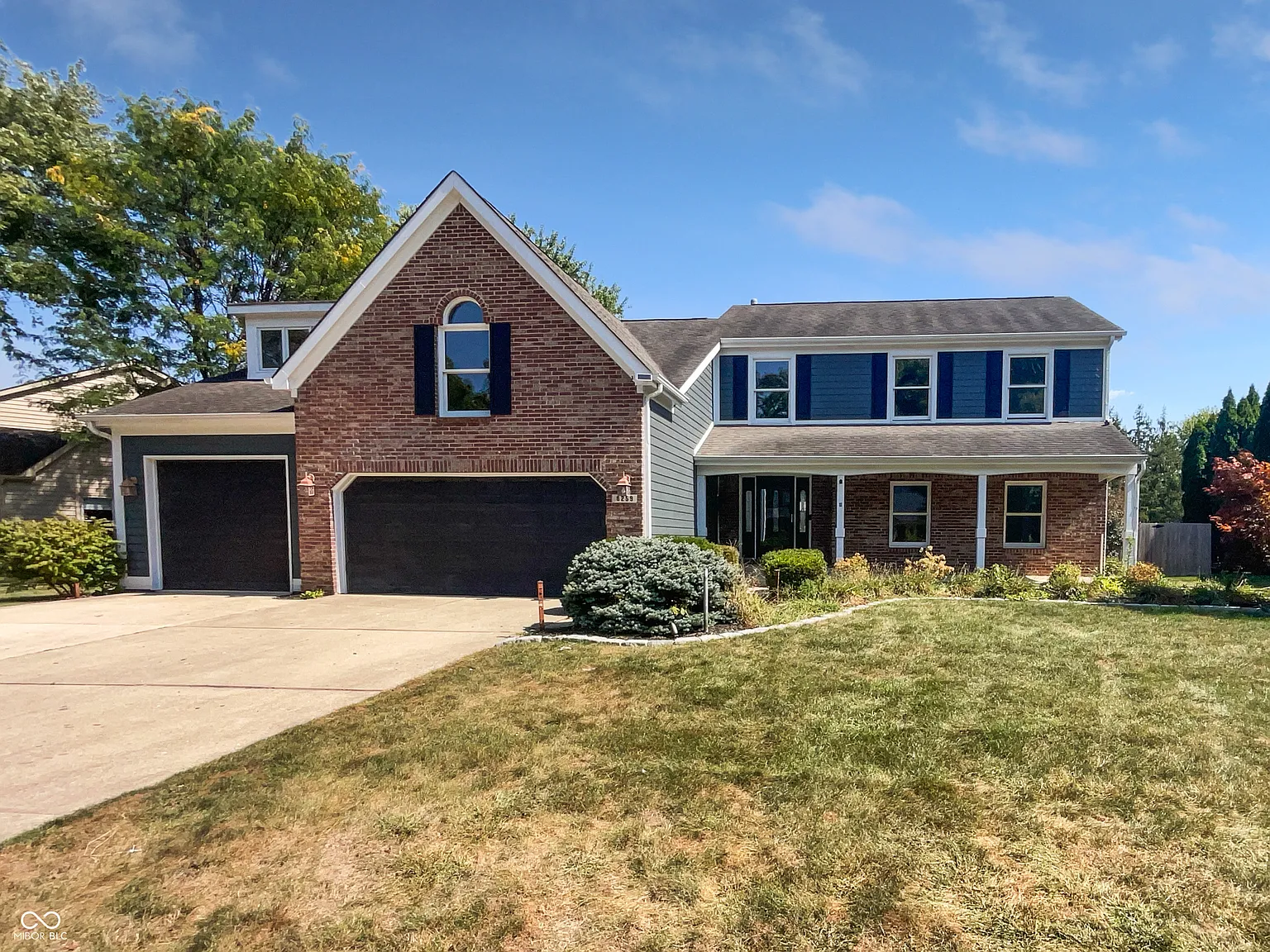 8259 Hampton Cir W photo 1