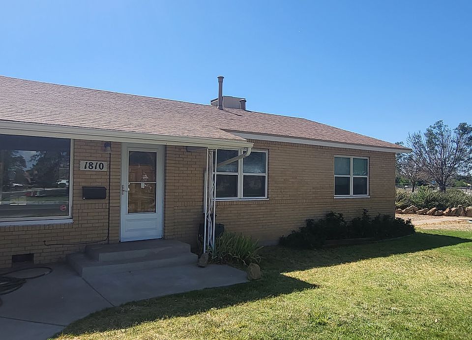 1st image of 1810 Hoffman Dr NE