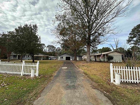 4th image of 1641 Highway 133 N