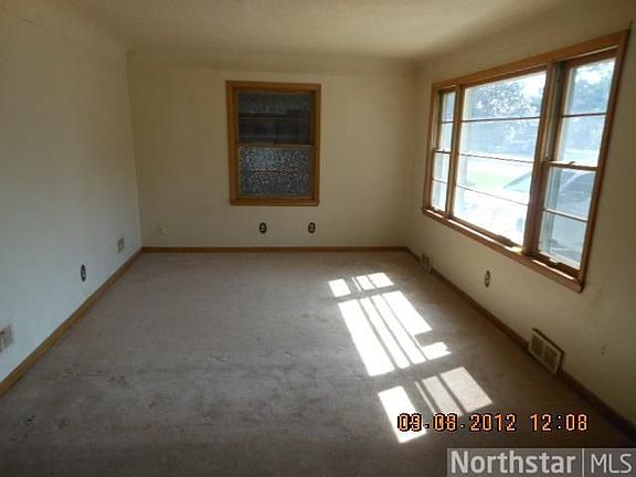 4th image of 3334 49th Ave N
