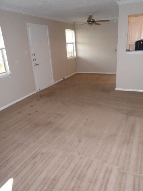 living room/dining room