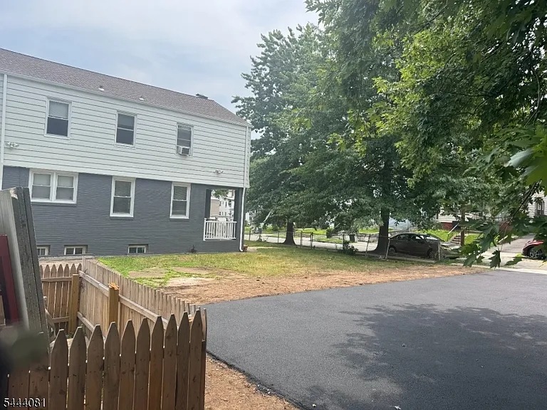 351 Ogden St — Photo 15