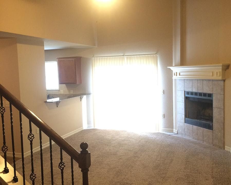 Living Room Vaulted Ceilings