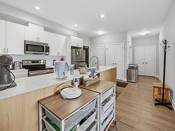 3rd image of 2380 Cleroux Cres #302