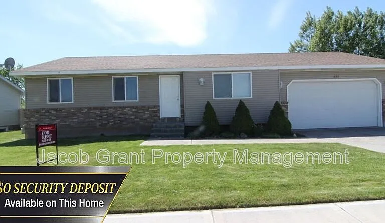 1632 Wildwood Ln — Photo 1