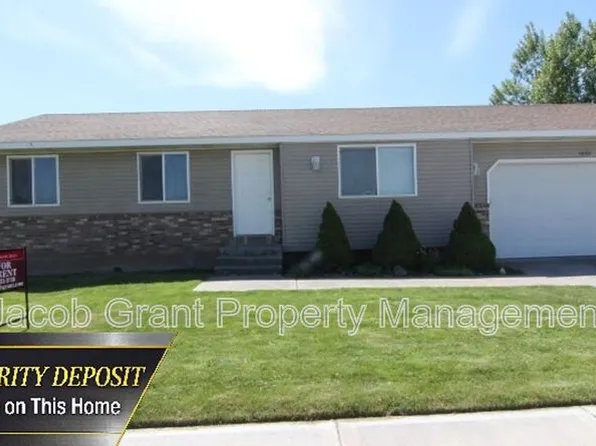 1632 Wildwood Ln, Idaho Falls, ID 83406